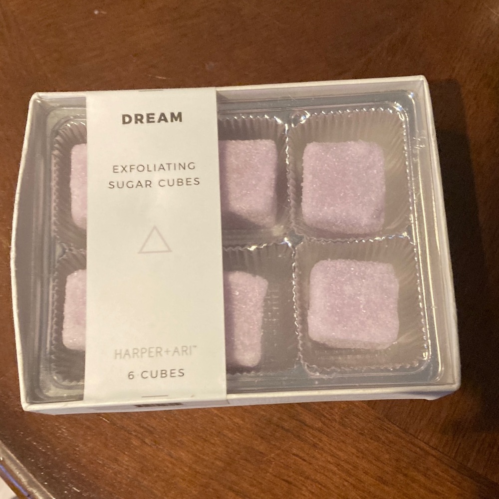 Harper Dream Lavender Exfoliating Sugar Cubes
